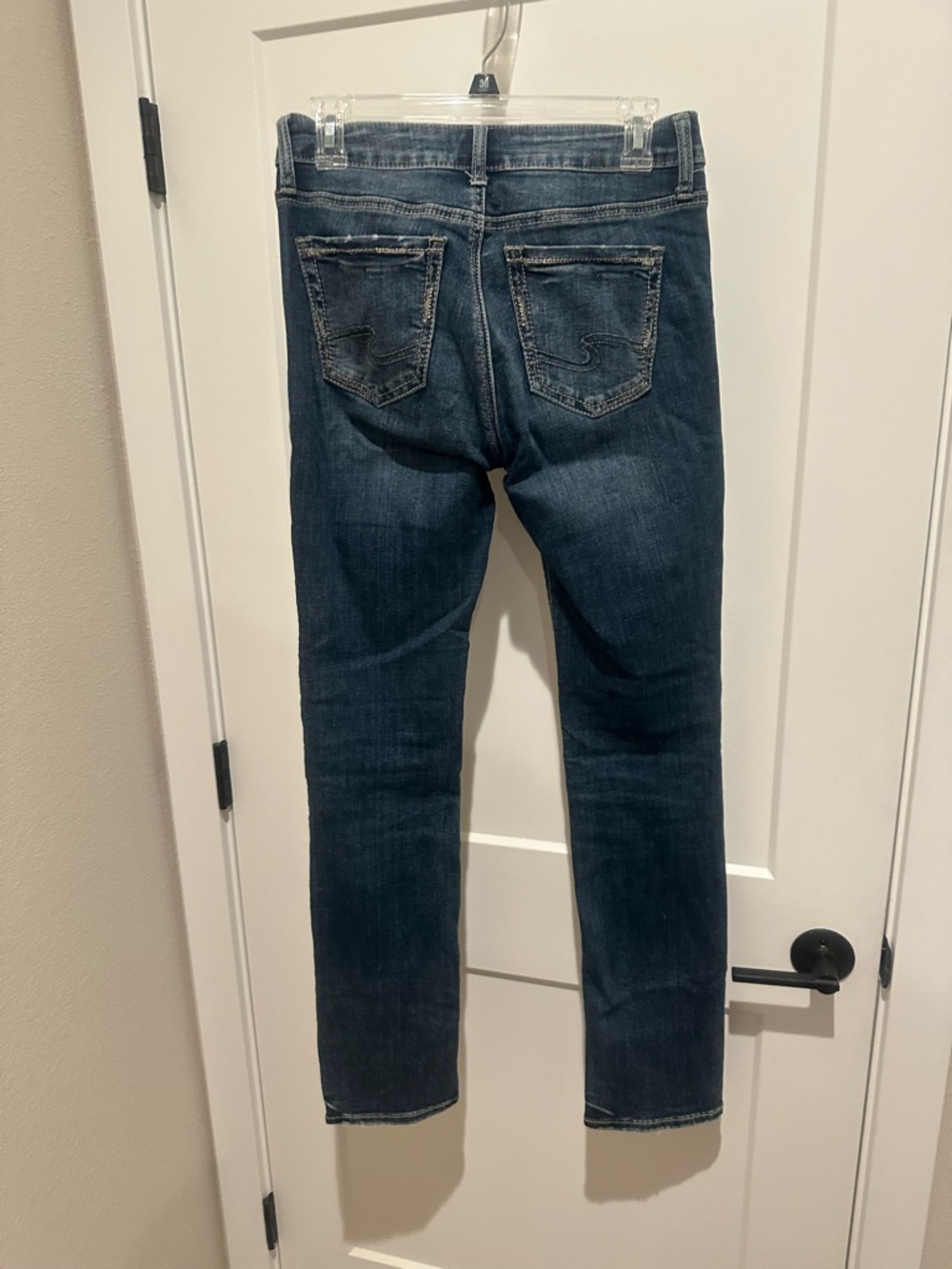 Silver Jeans Women’s Straight Leg Dark Wash Jeans - Picture 2 of 3